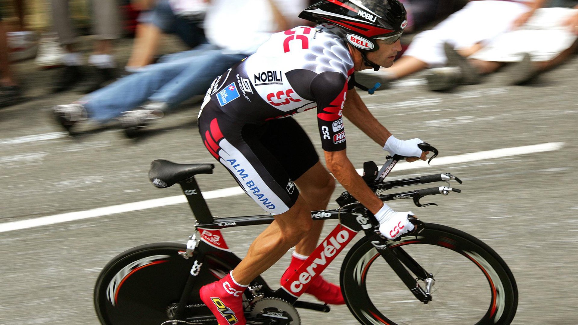 史密斯决赛冲刺惊艳全场，史密斯比赛视频