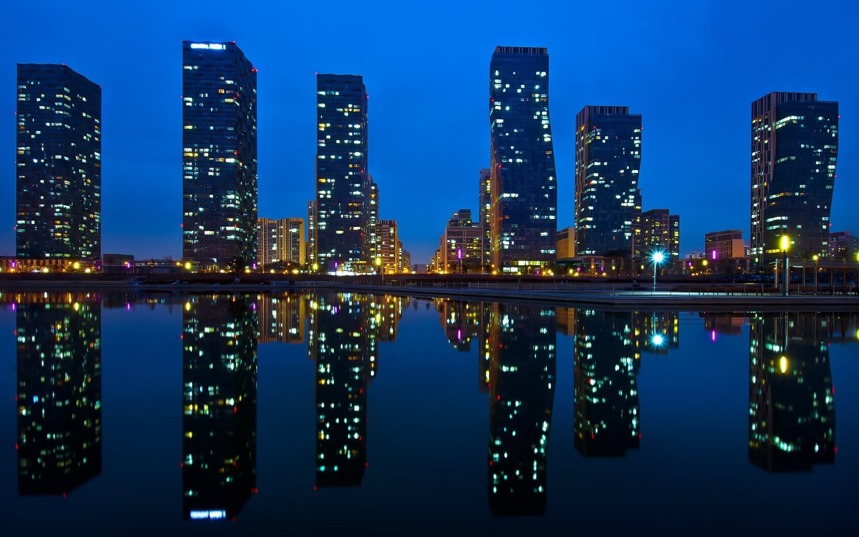 《明星主播聊电竞：他们的最爱游戏TOP3》，游戏主播和明星一起玩游戏