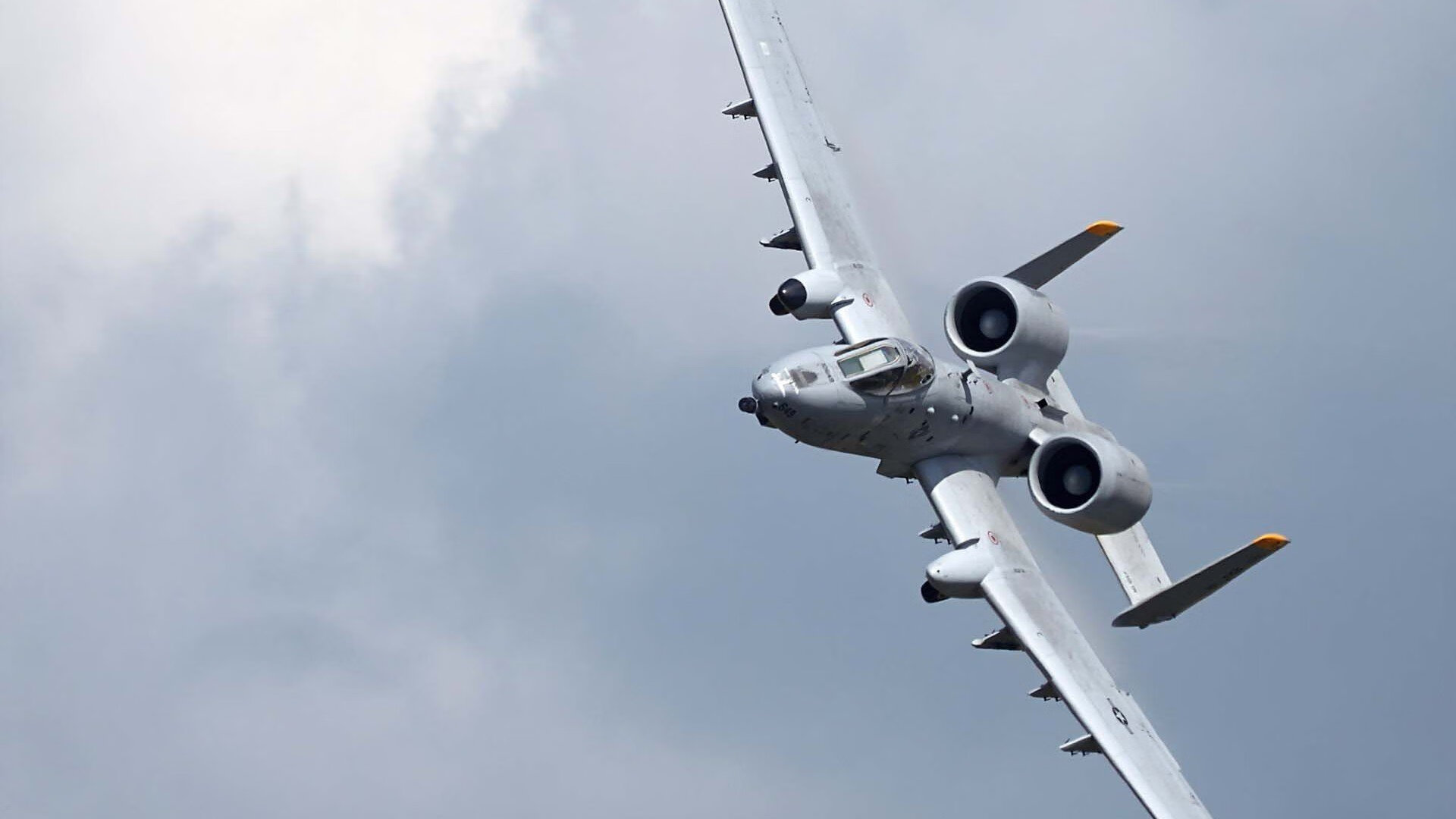 在与雷霆的大战中，他连续多次封堵对手破篮，包括多次阻止“空中飞人”的扣篮！